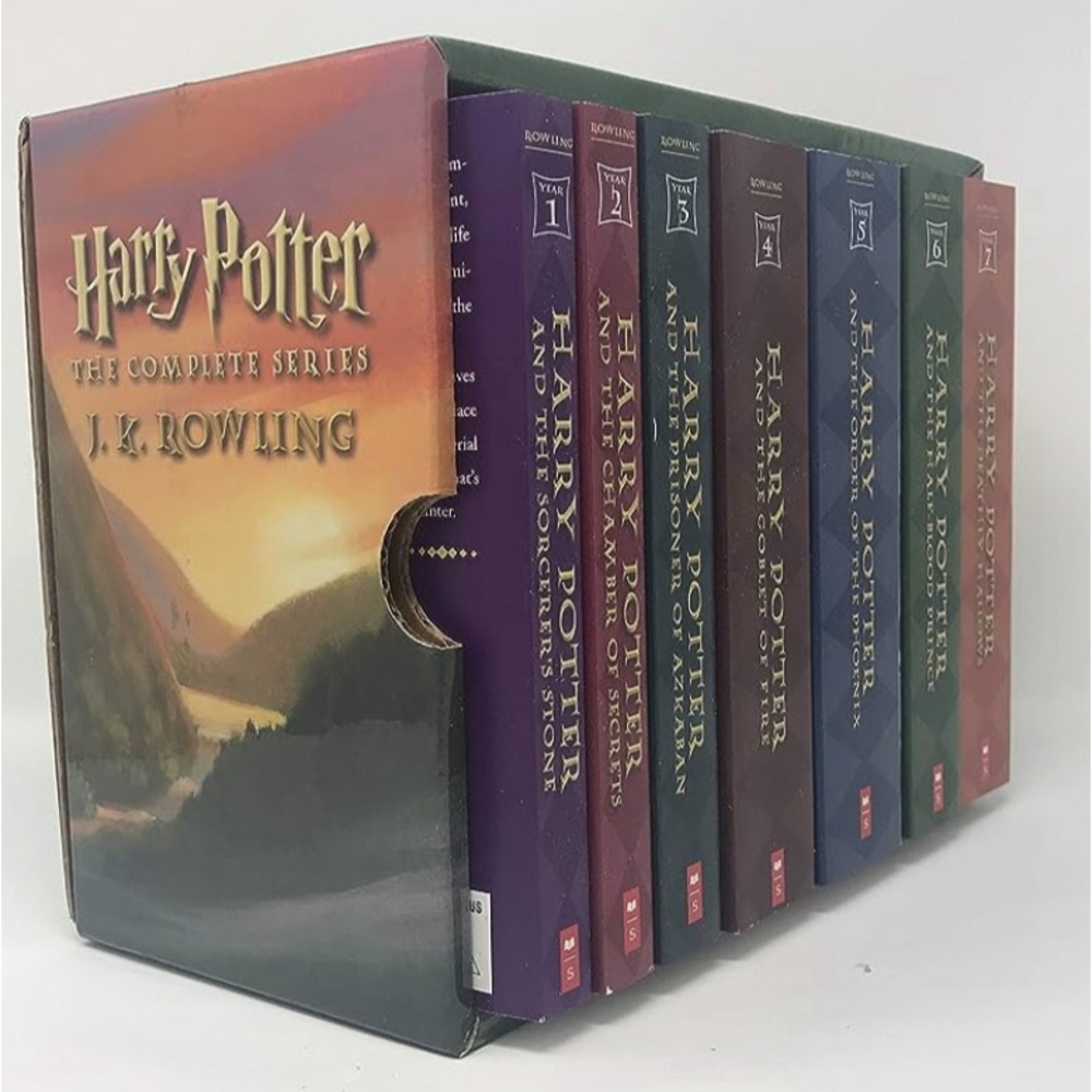 Harry Potter complete book set brand new !!